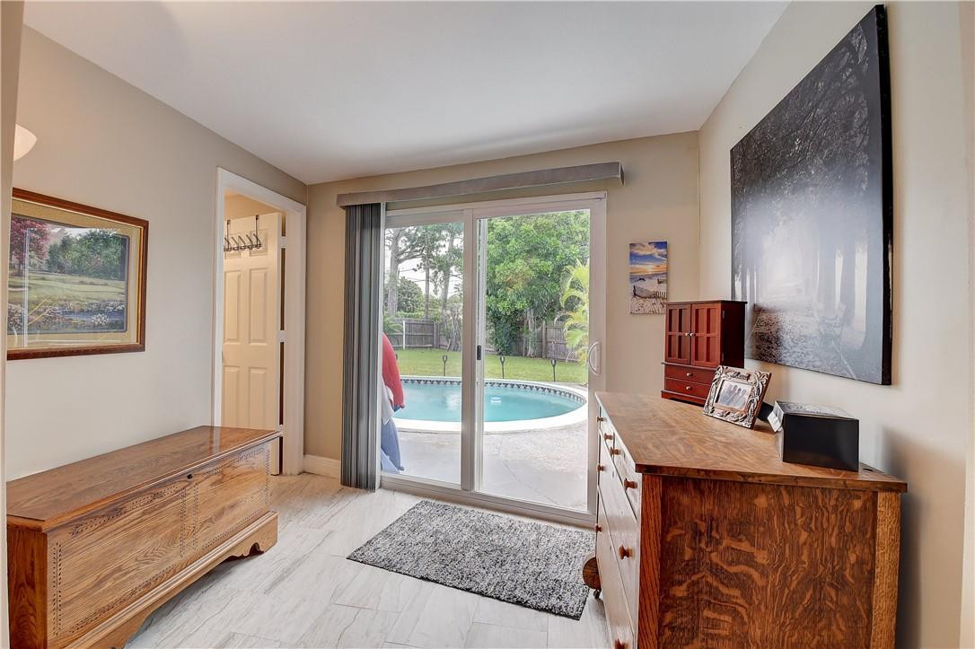 COUNTRY CLUB ACRES 5 - Residential