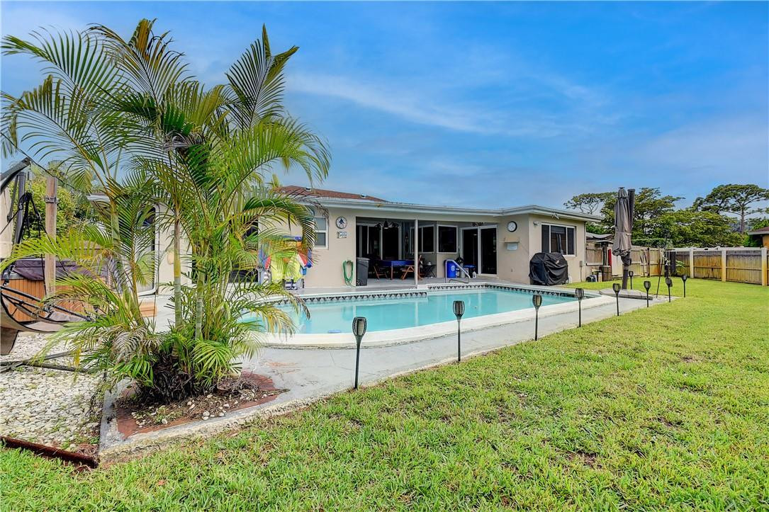 COUNTRY CLUB ACRES 5 - Residential