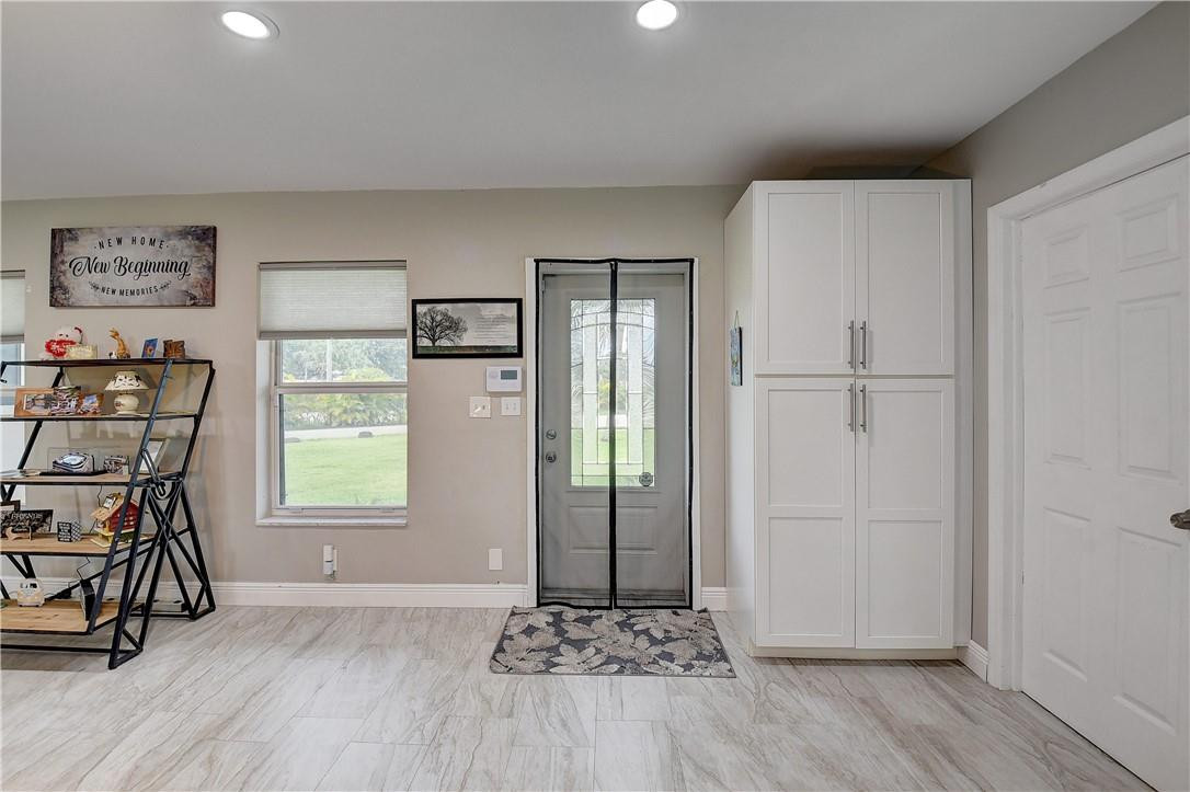 COUNTRY CLUB ACRES 5 - Residential