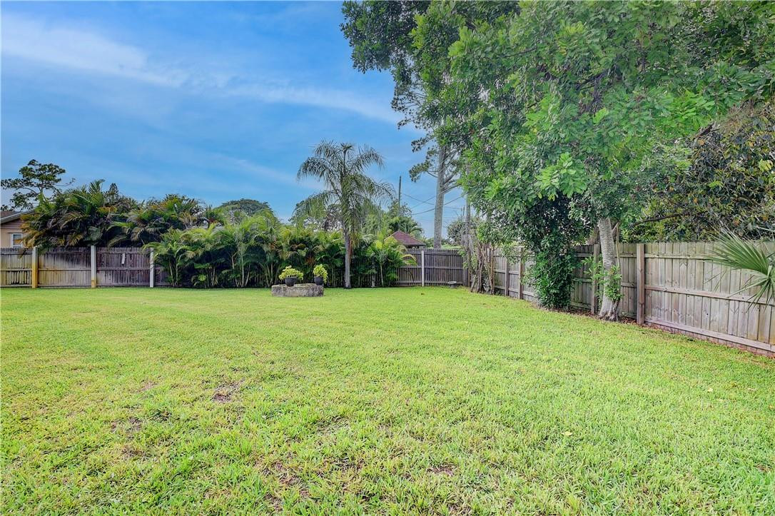 COUNTRY CLUB ACRES 5 - Residential