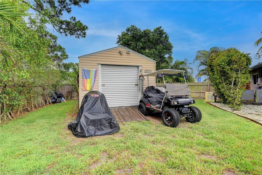 COUNTRY CLUB ACRES 5 - Residential