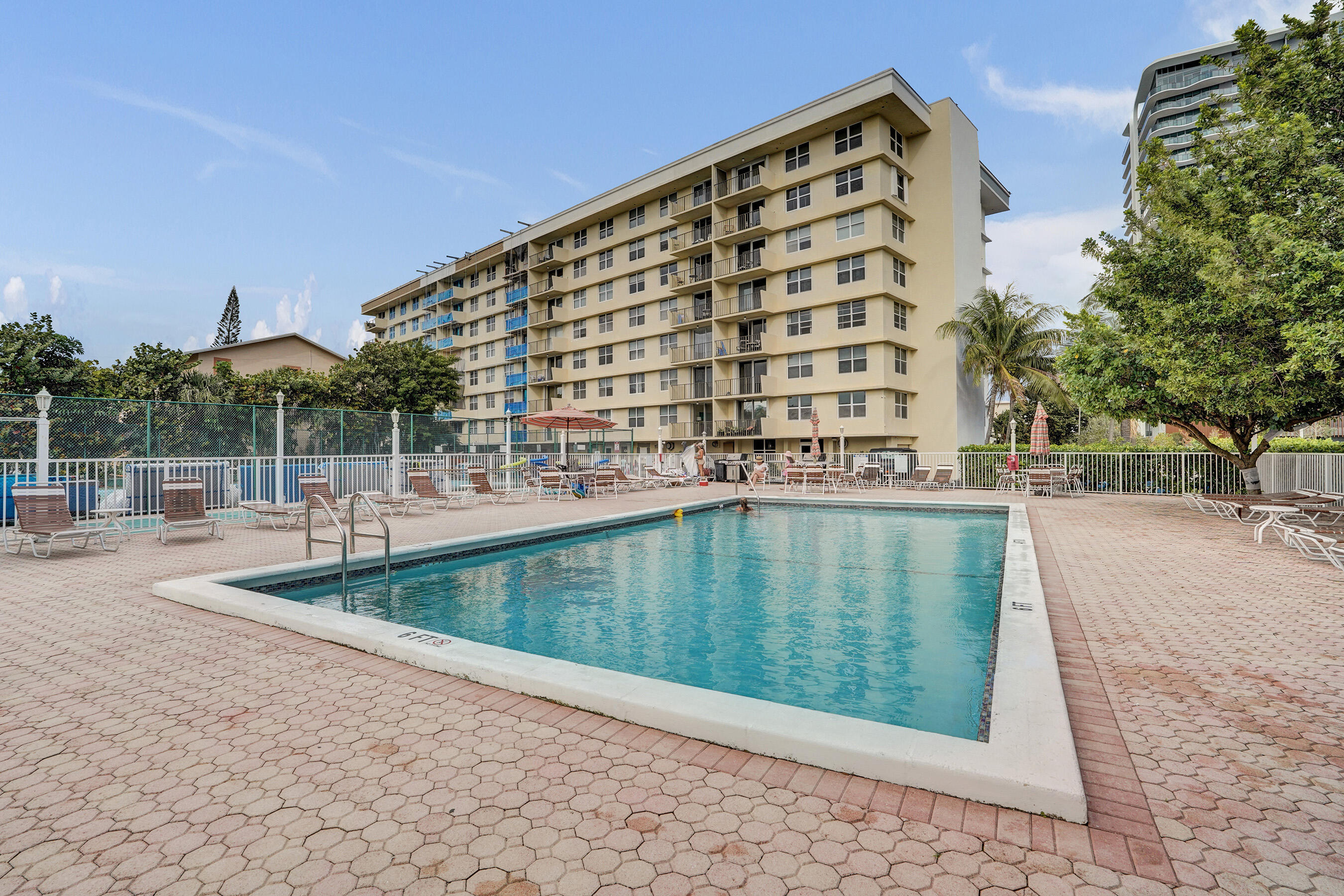 TRADEWINDS OF POMPANO CONDO - Residential
