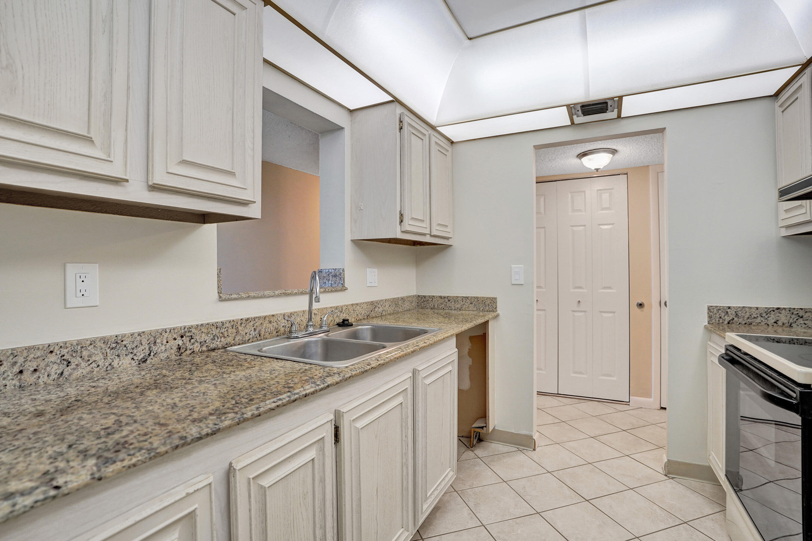 TRADEWINDS OF POMPANO CONDO - Residential