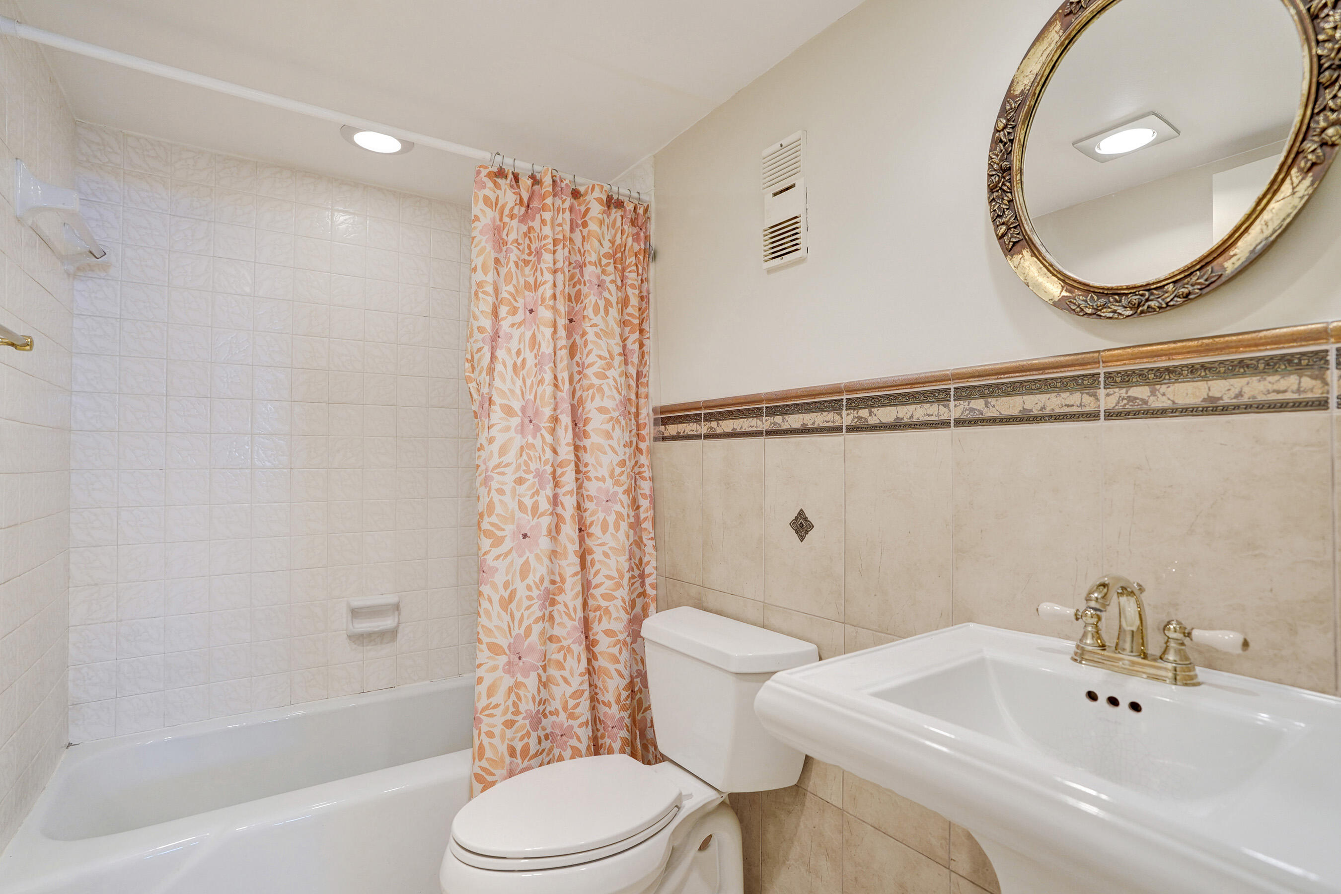 TRADEWINDS OF POMPANO CONDO - Residential