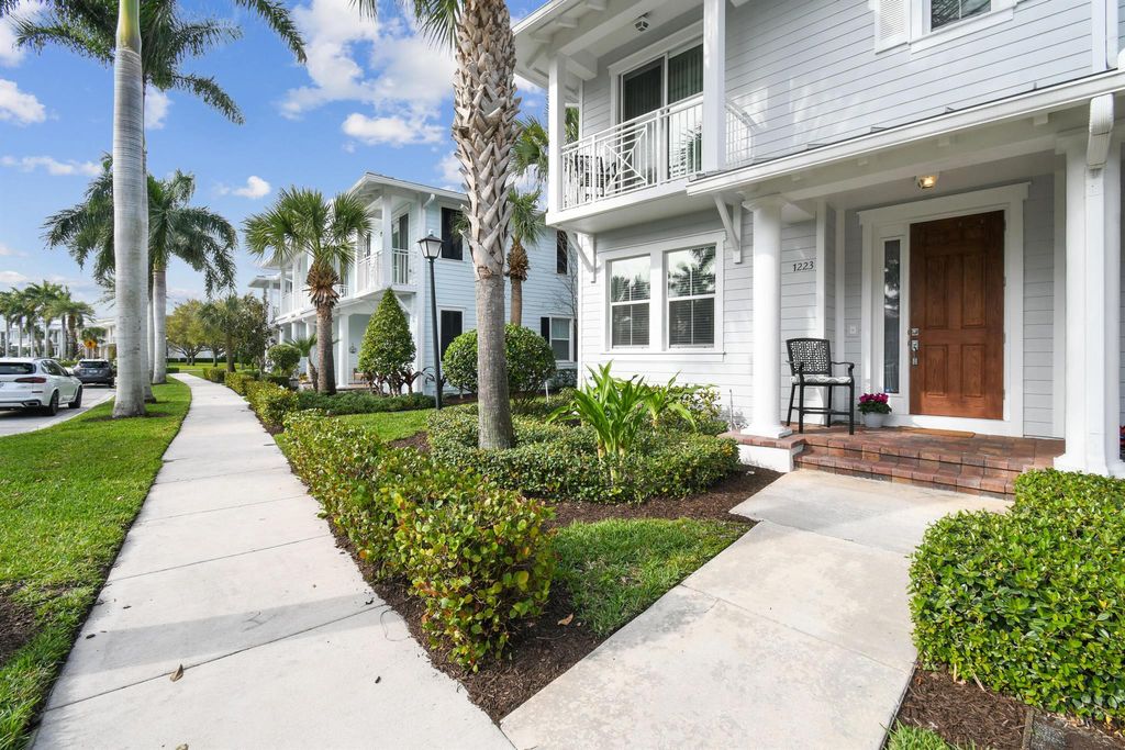 Photo of 1223 N Community Drive, Jupiter, FL 33458 (MLS # R10964561)