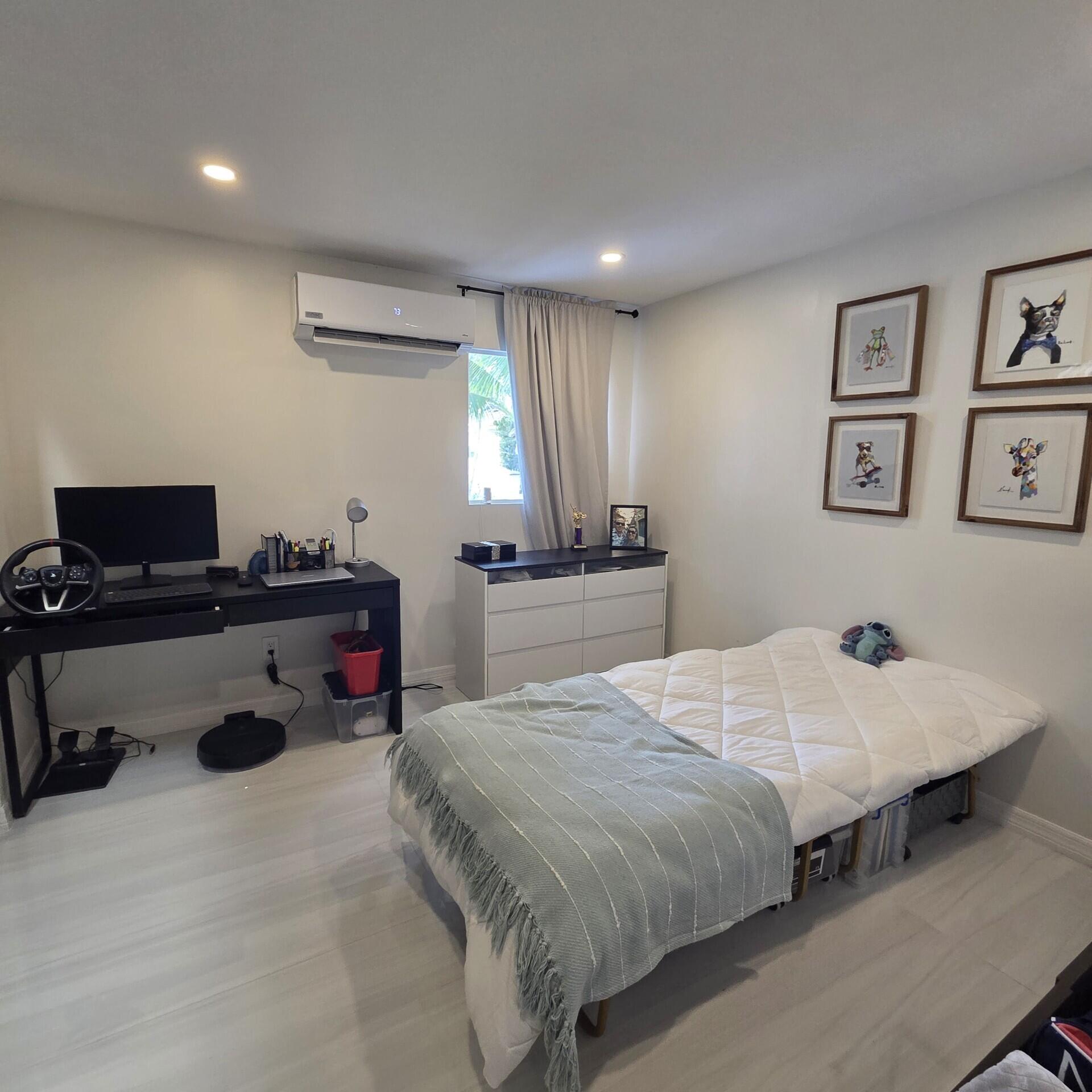 DEERFIELD LAKE - Residential