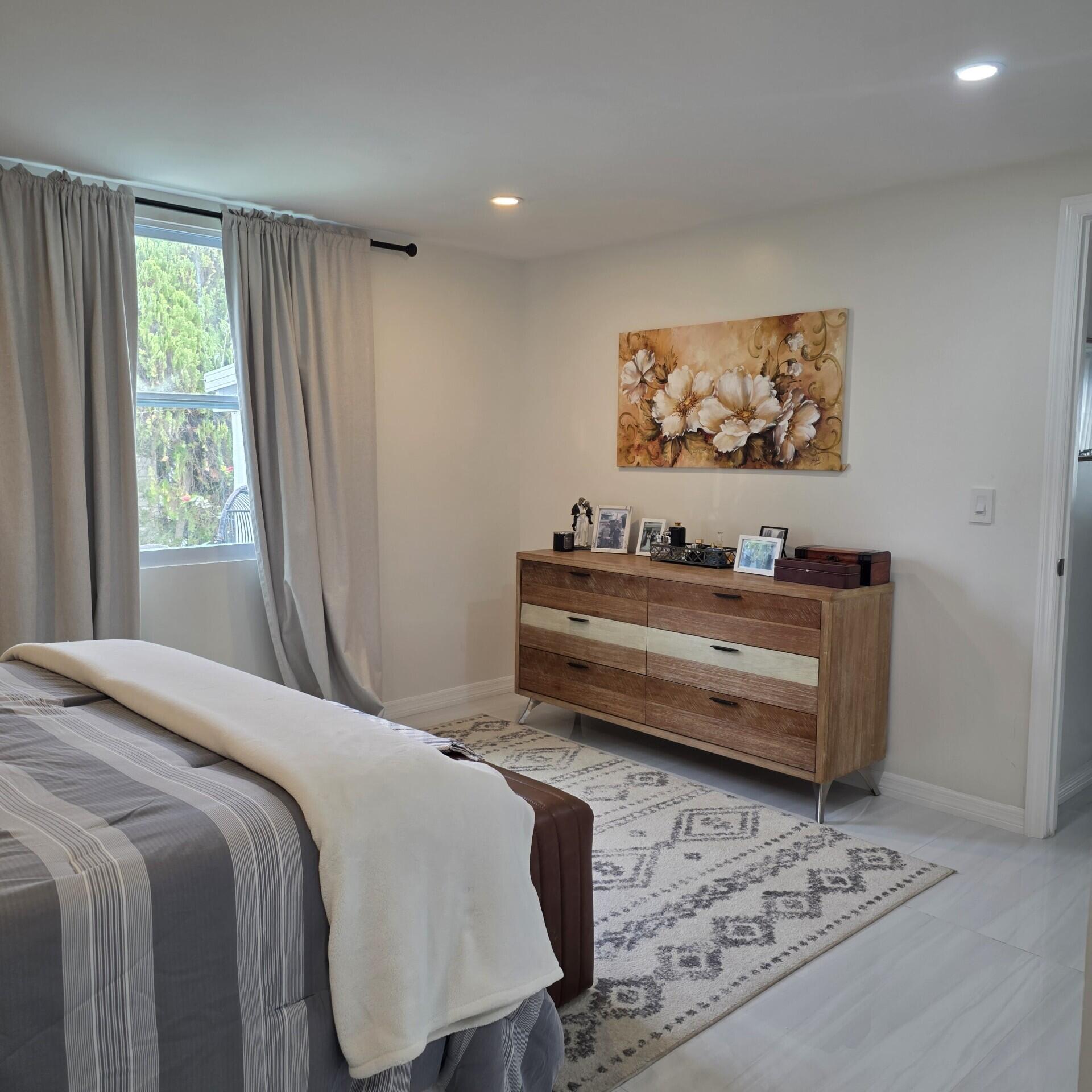 DEERFIELD LAKE - Residential