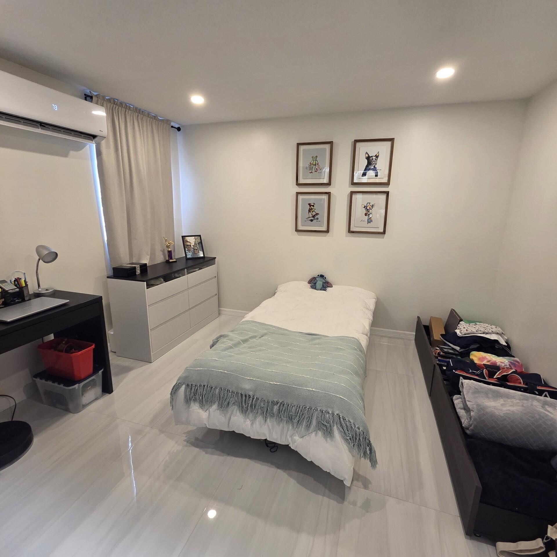 DEERFIELD LAKE - Residential