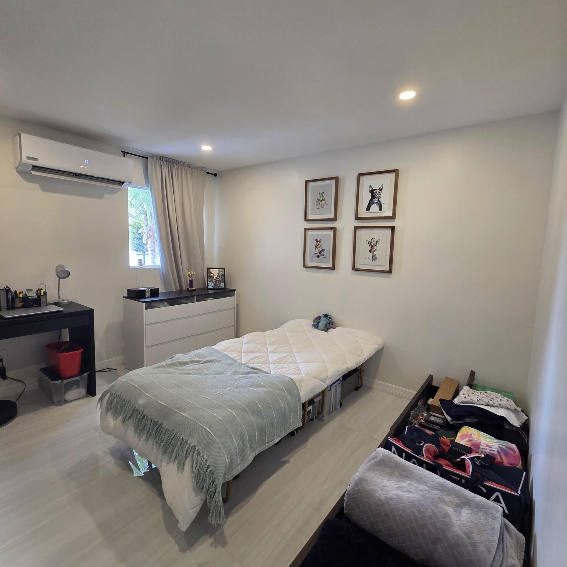 DEERFIELD LAKE - Residential