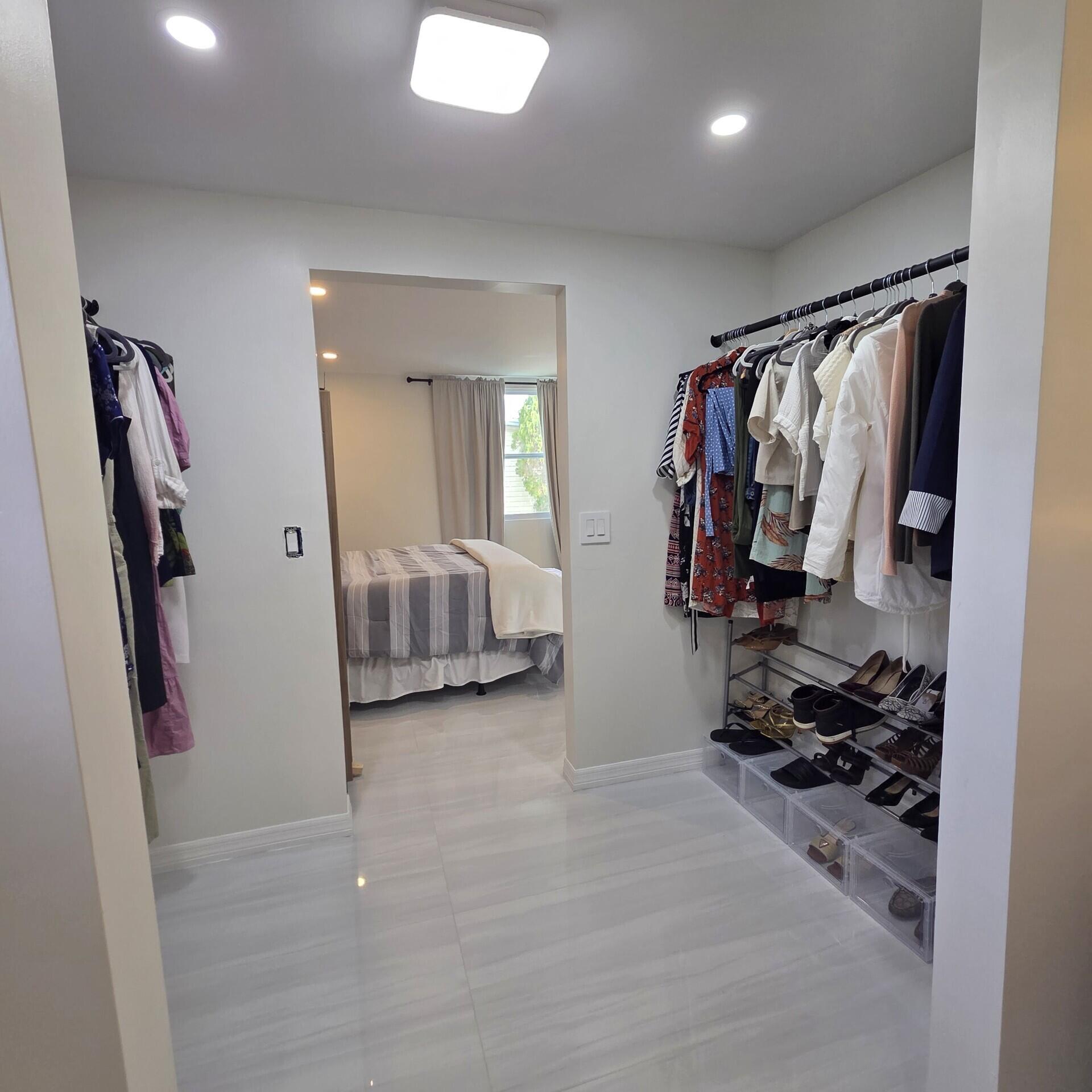 DEERFIELD LAKE - Residential