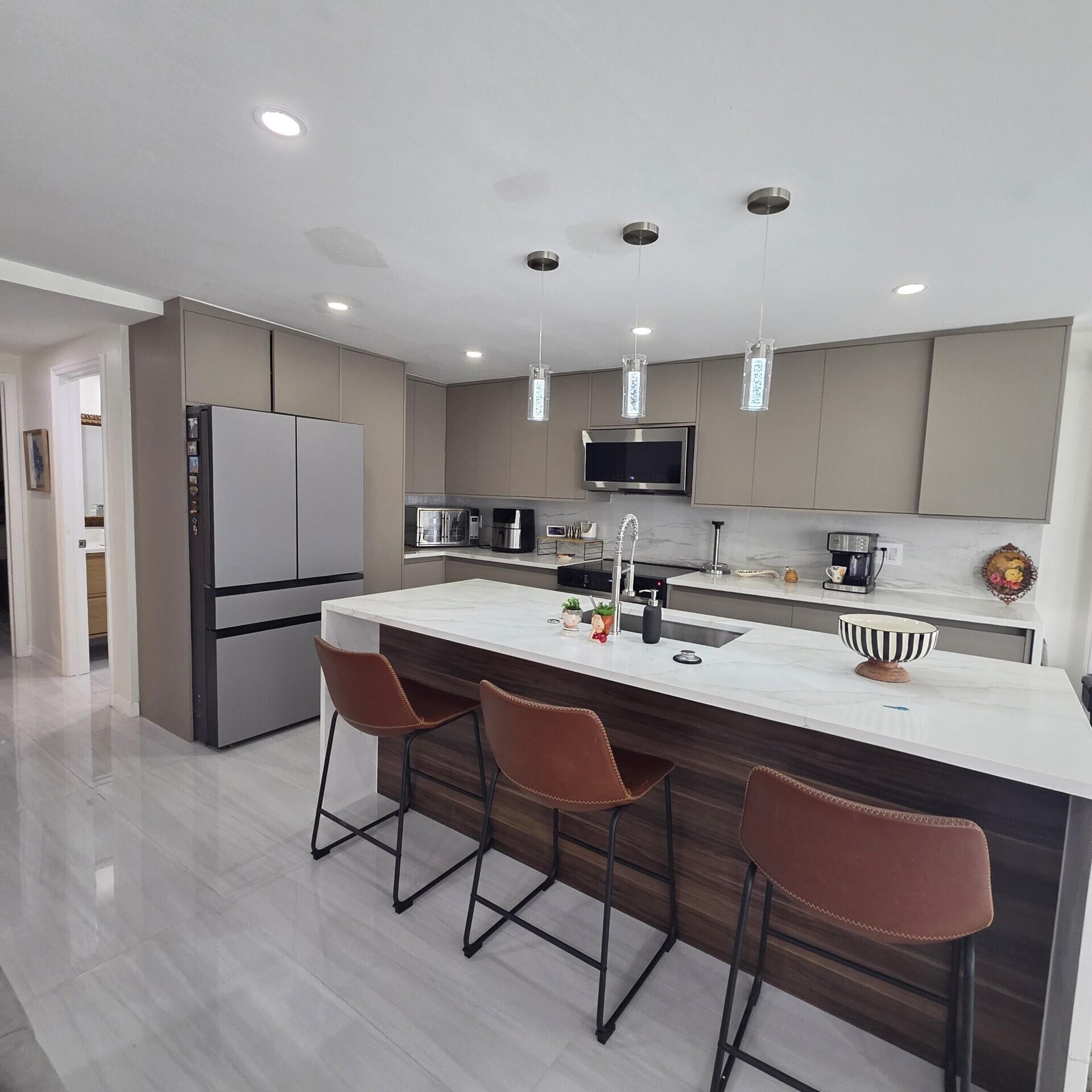 DEERFIELD LAKE - Residential