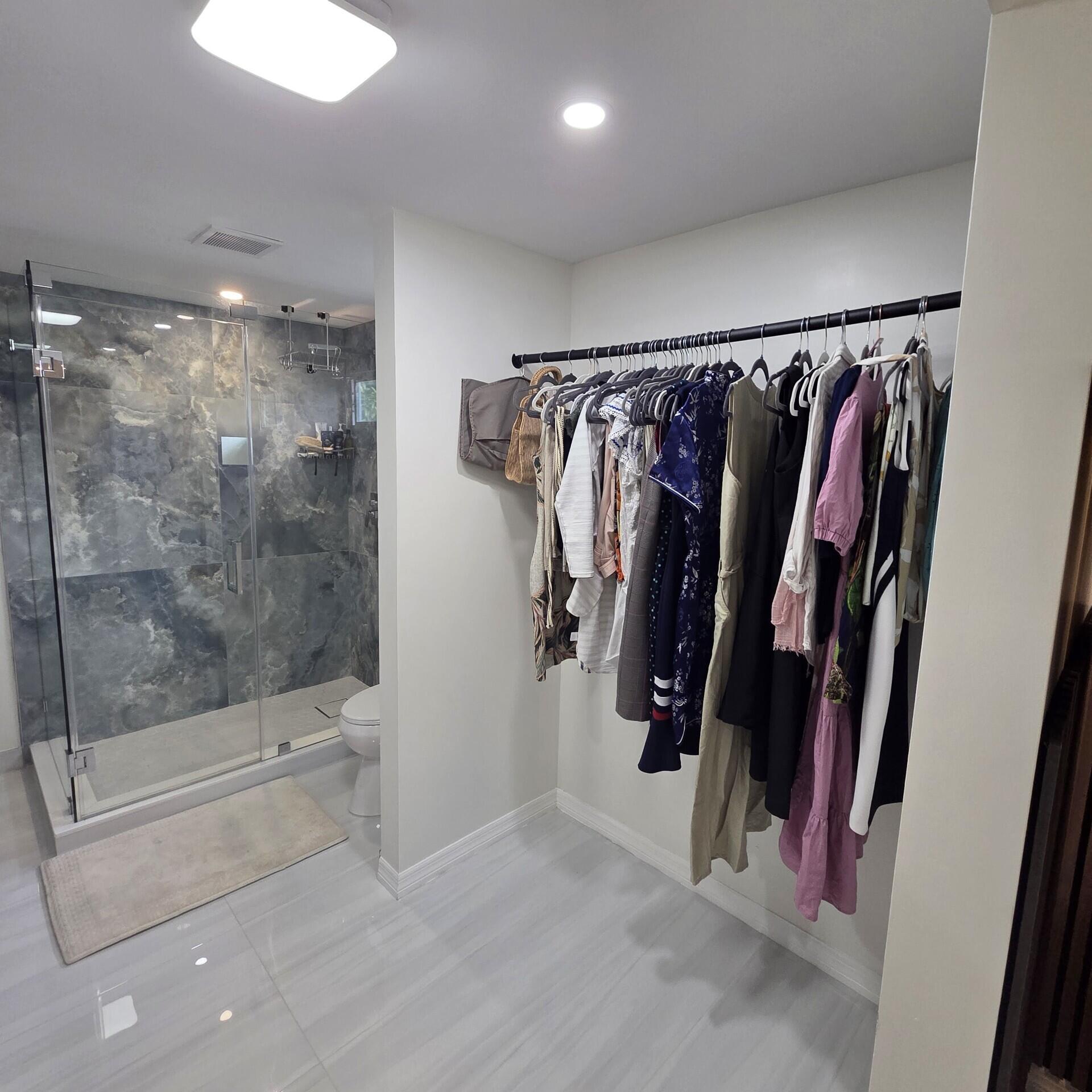 DEERFIELD LAKE - Residential