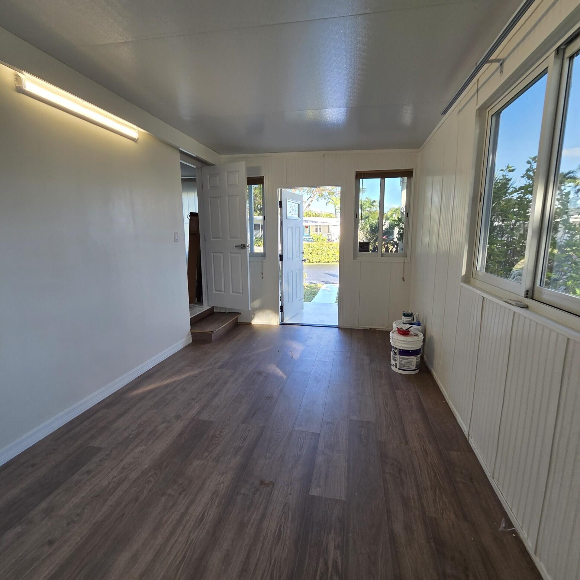 DEERFIELD LAKE - Residential