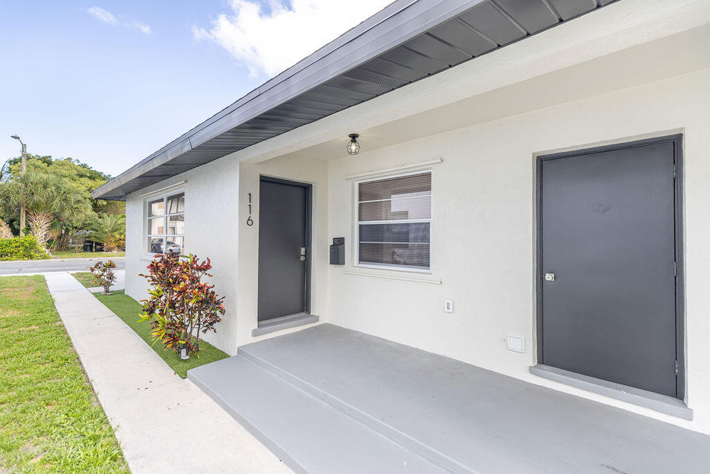 LAKE WORTH TOWN OF - Residential Lease