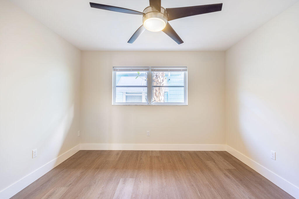 LAKE WORTH TOWN OF - Residential Lease