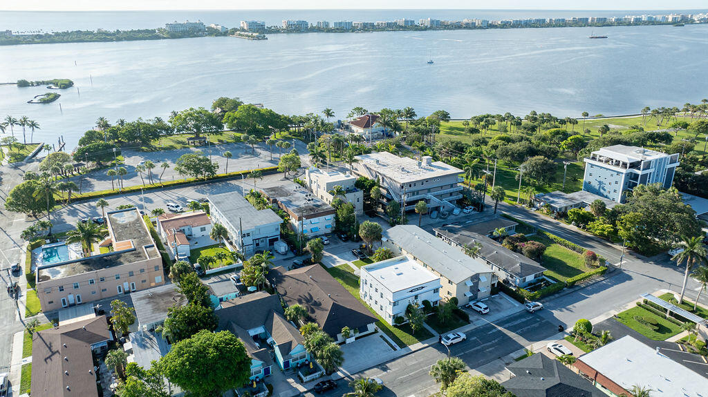 LAKE WORTH TOWN OF - Residential Lease