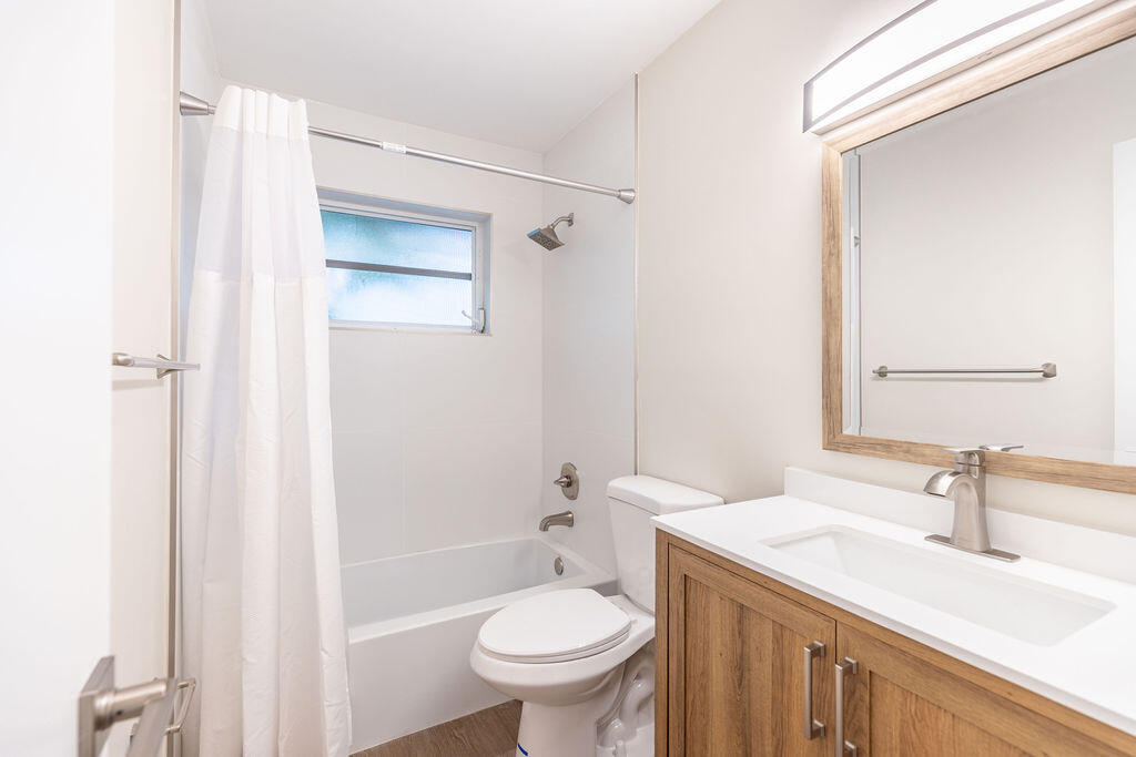 LAKE WORTH TOWN OF - Residential Lease