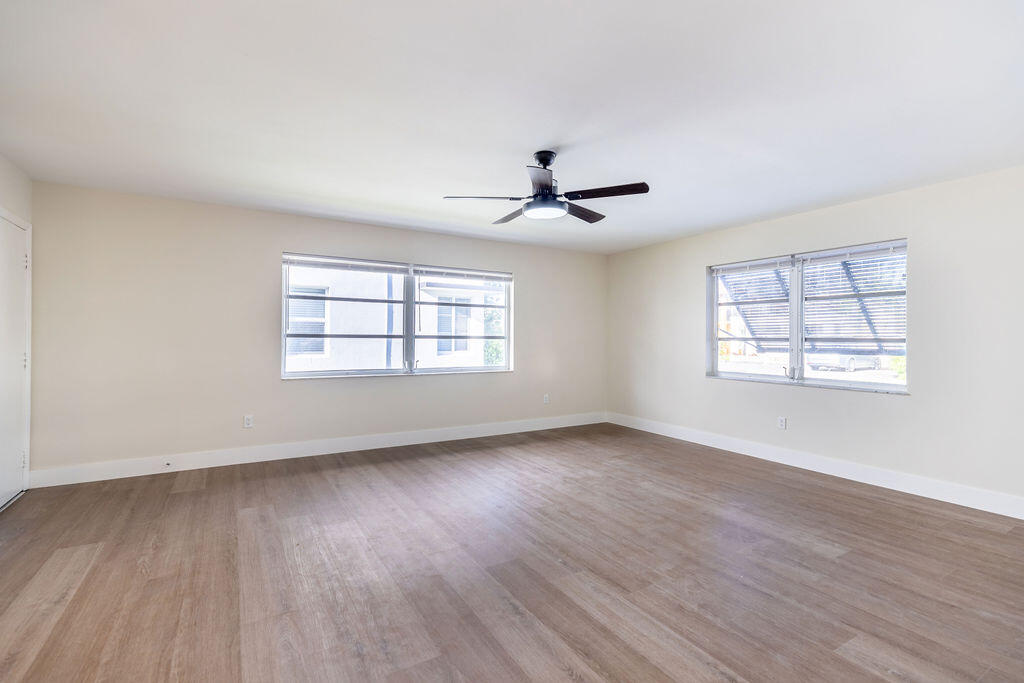 LAKE WORTH TOWN OF - Residential Lease