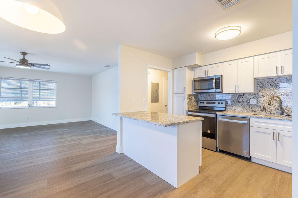 LAKE WORTH TOWN OF - Residential Lease