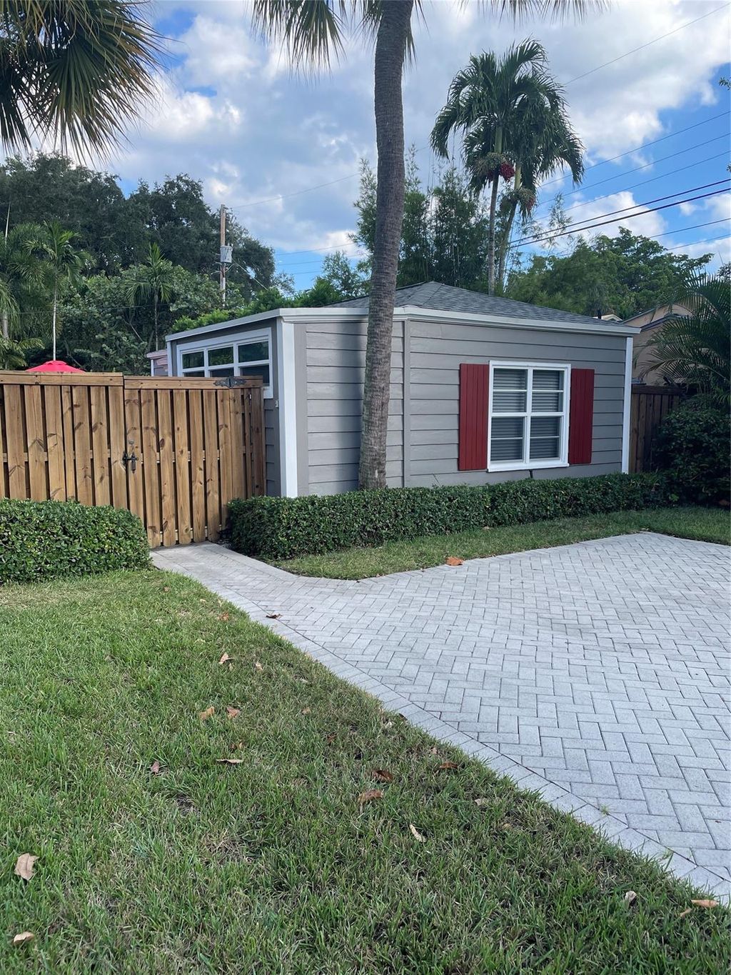 Photo of 102 SE 16th Ave, Fort Lauderdale, FL 33301 (MLS # F10407839)