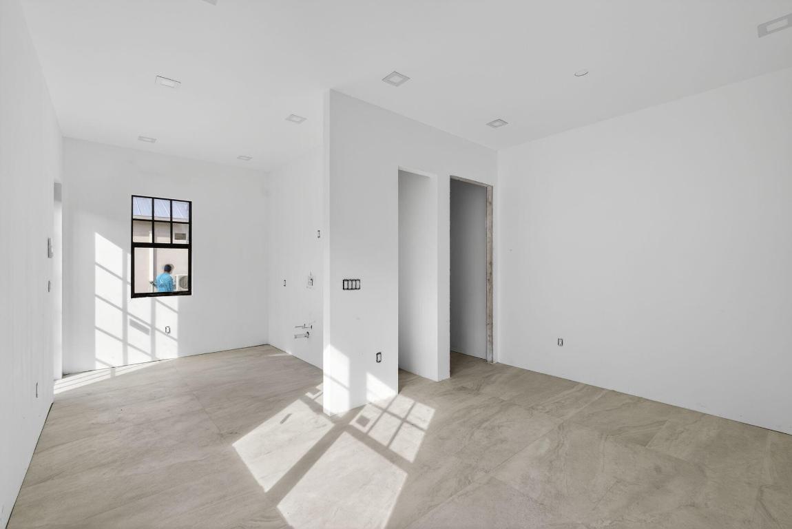 PINEAPPLE PARK - Residential