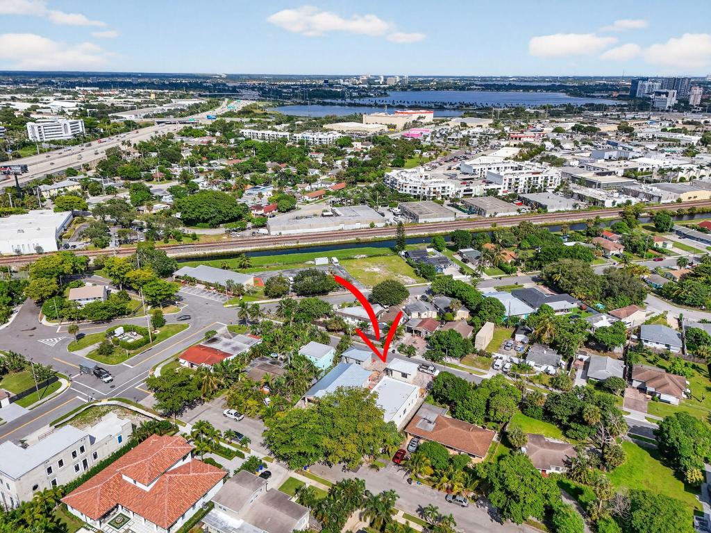 PINEAPPLE PARK - Residential