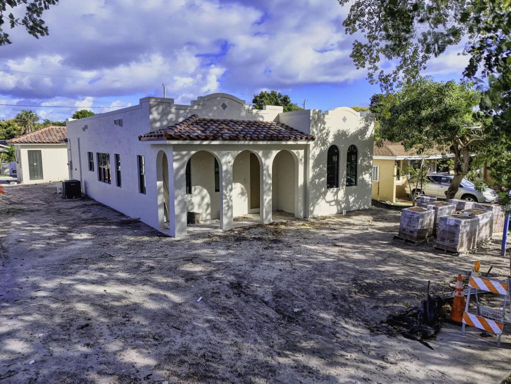 PINEAPPLE PARK - Residential