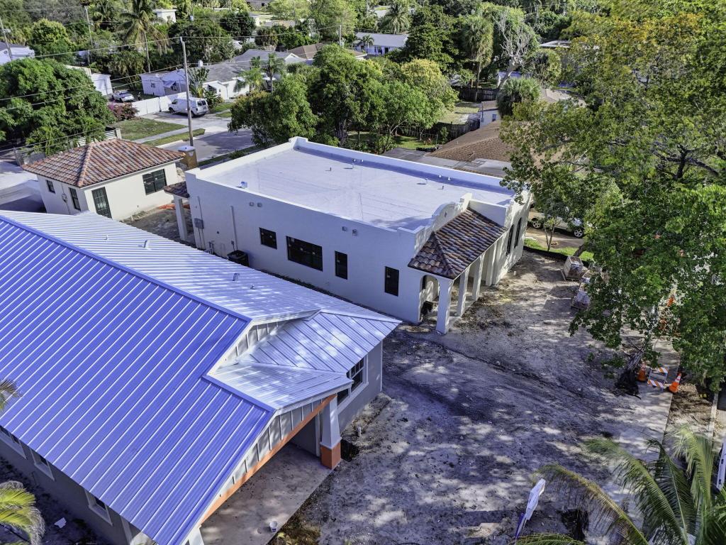 PINEAPPLE PARK - Residential