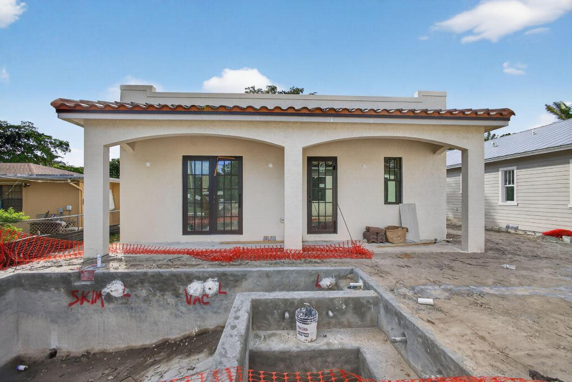 PINEAPPLE PARK - Residential