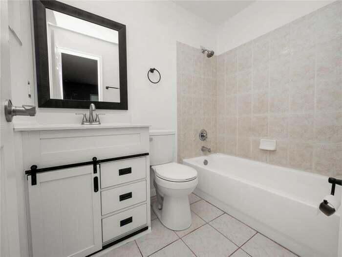 LAKE GIBSON POULTRY FARMS - Residential