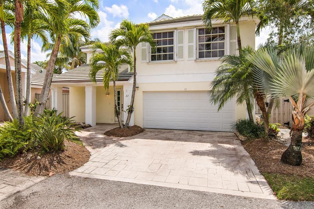 Photo of 22 Governors Court Ct, Palm Beach Gardens, FL 33418 (MLS # R10700928)