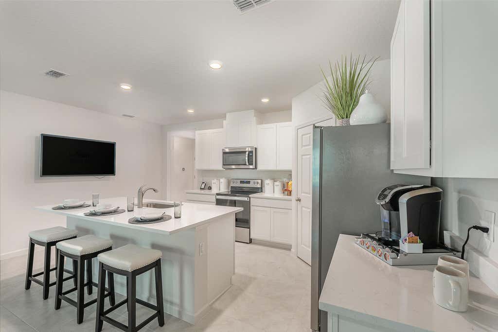 Photo of 1558 SW Abingdon Avenue, Port Saint Lucie, FL 34953 (MLS # R11032453)