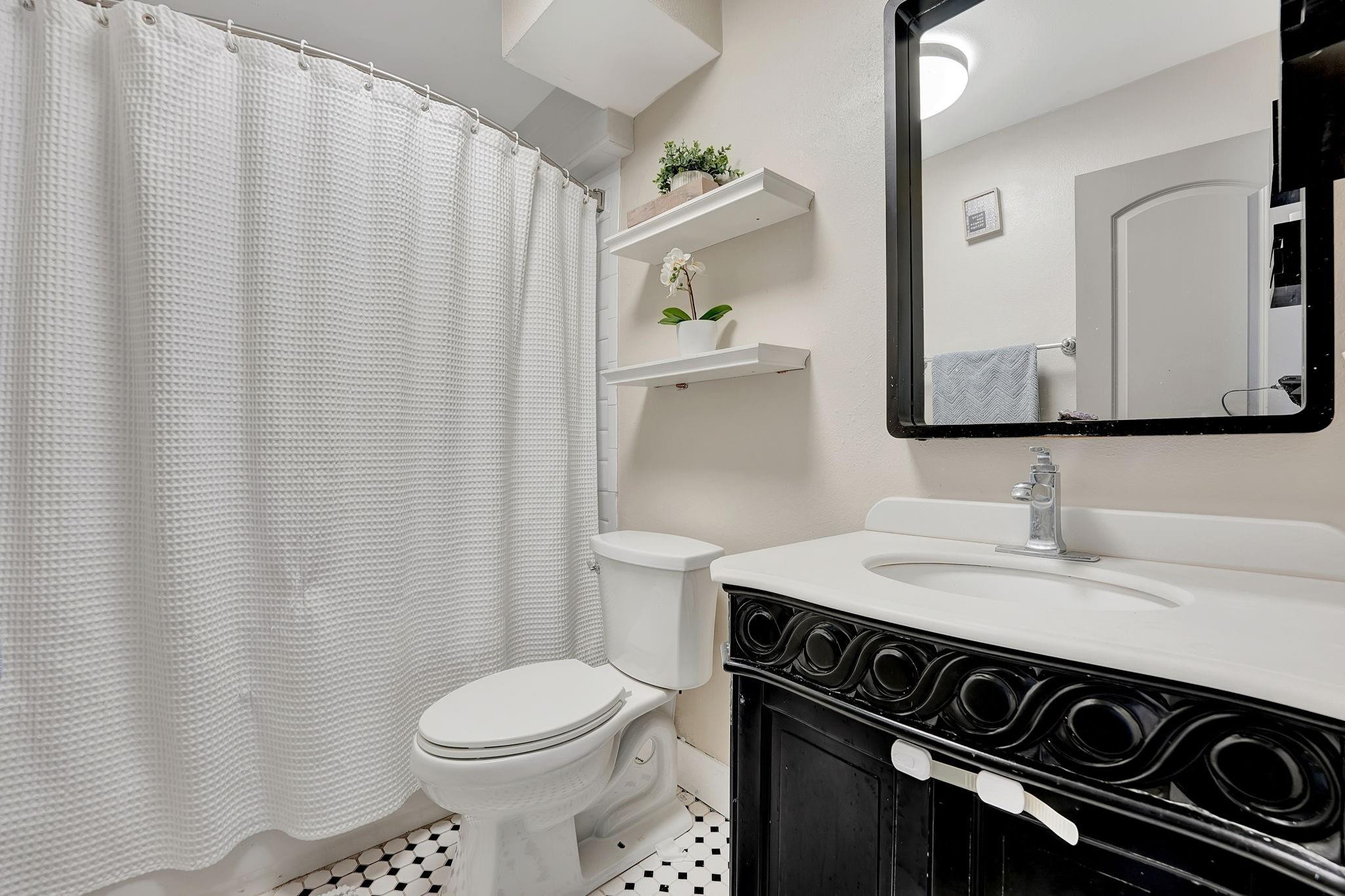 Hampton House - Residential