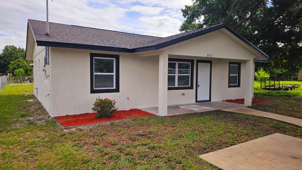 Photo of 2514 Avenue Q, Fort Pierce, FL 34947 (MLS # R11026701)