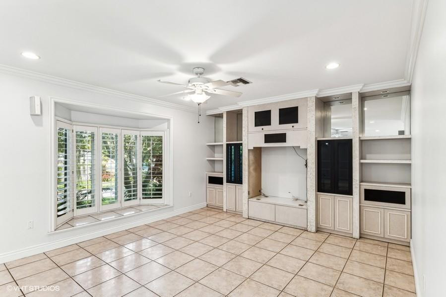 Tropical Isle Homes Sub - Residential