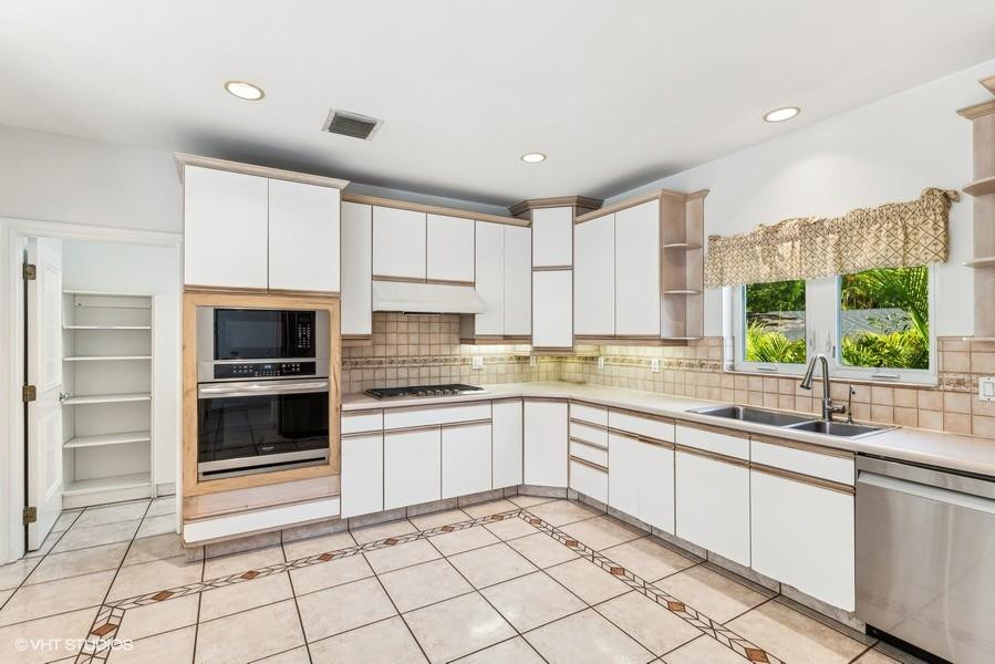 Tropical Isle Homes Sub - Residential