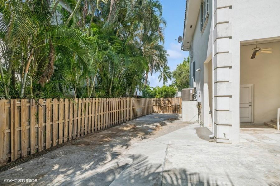 Tropical Isle Homes Sub - Residential