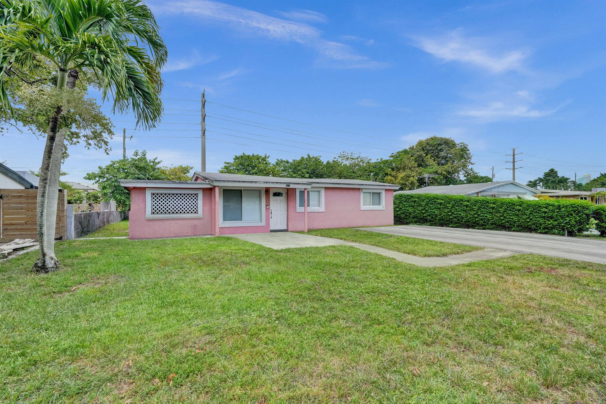 Welcome to your next great investment ! This single-family home, situated on a large lot, is located in one of the area's fastest-growing and most desirable rental markets. Plenty of opportunity to add high value through cosmetic upgrades! No HOA & Low Taxes. Located near schools, parks & the famous Hard Rock Casino.
