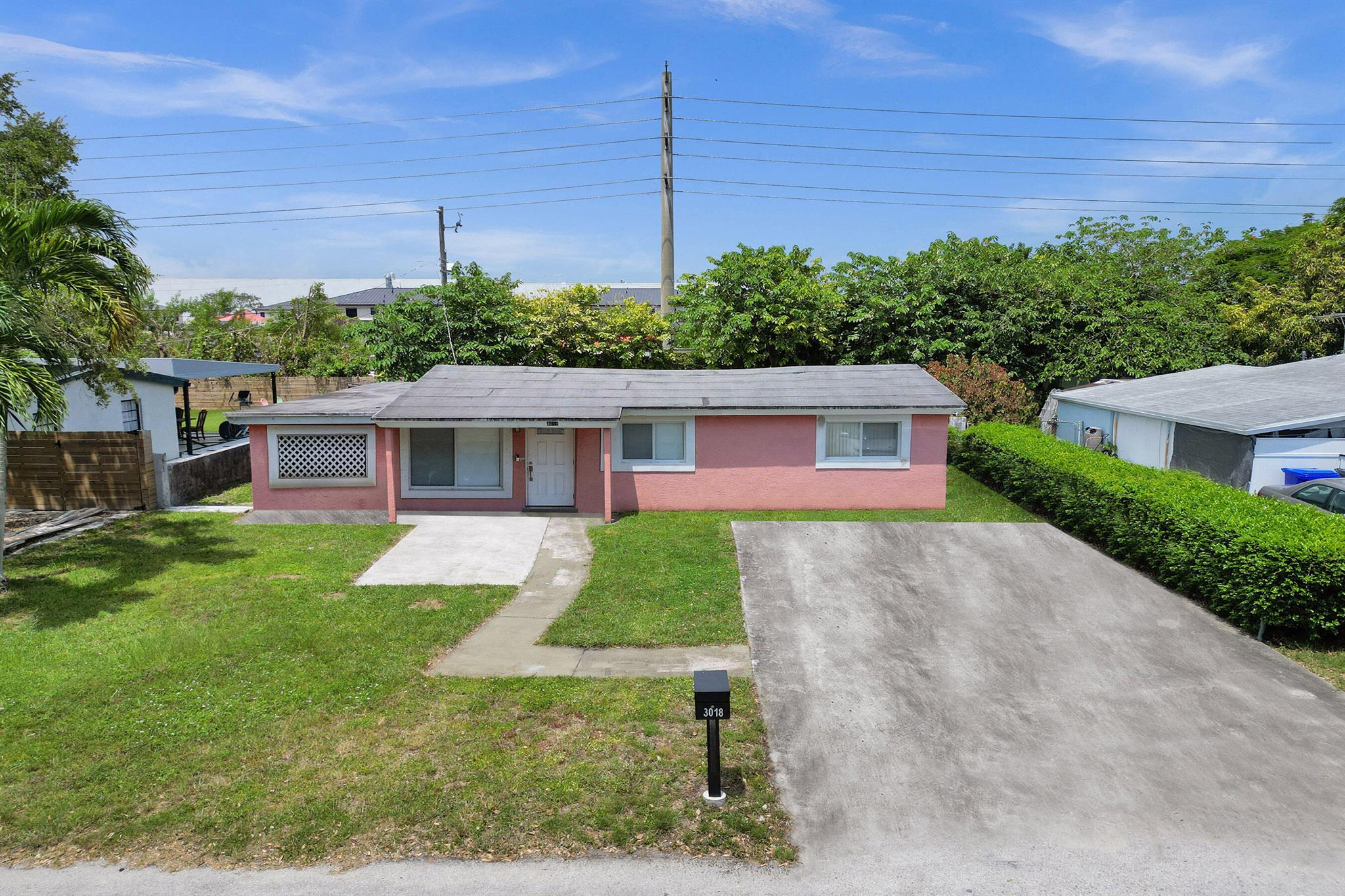 3018 N 58th Avenue