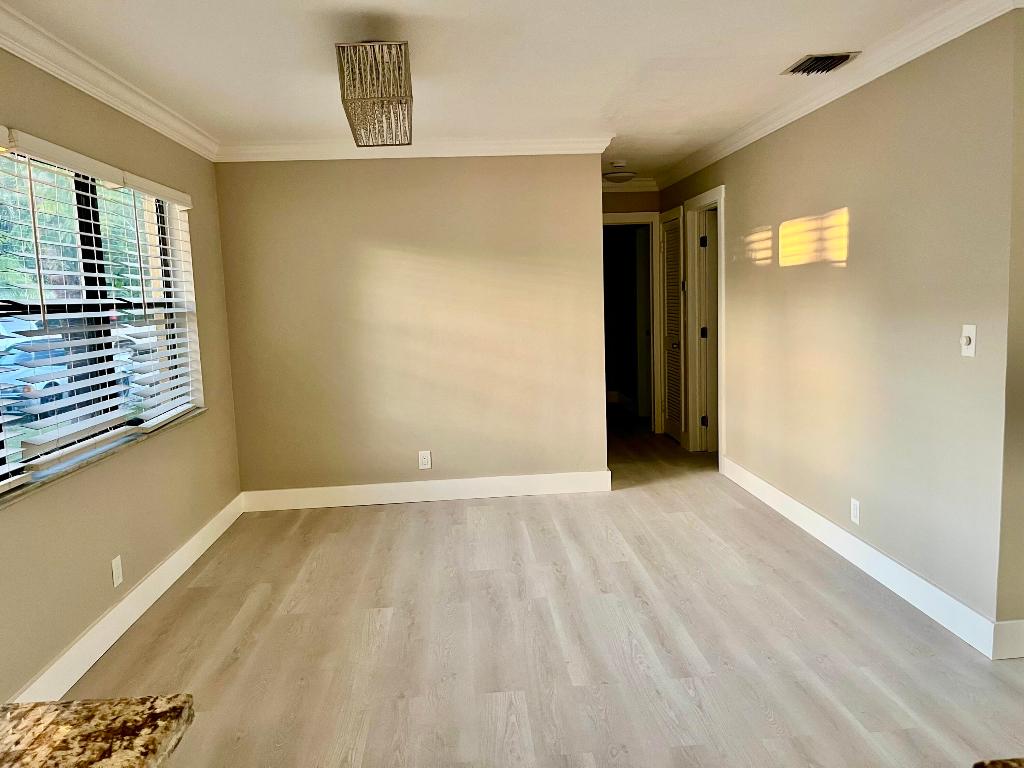 HOLLYWOOD PARK - Residential Lease