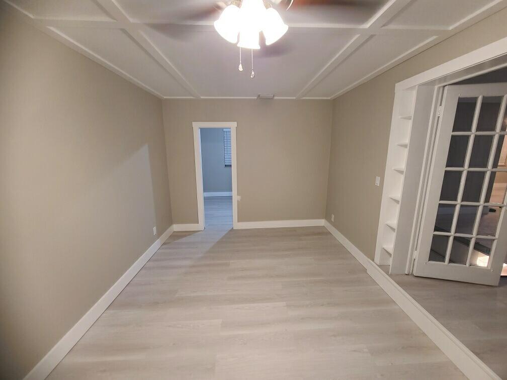 HOLLYWOOD PARK - Residential Lease