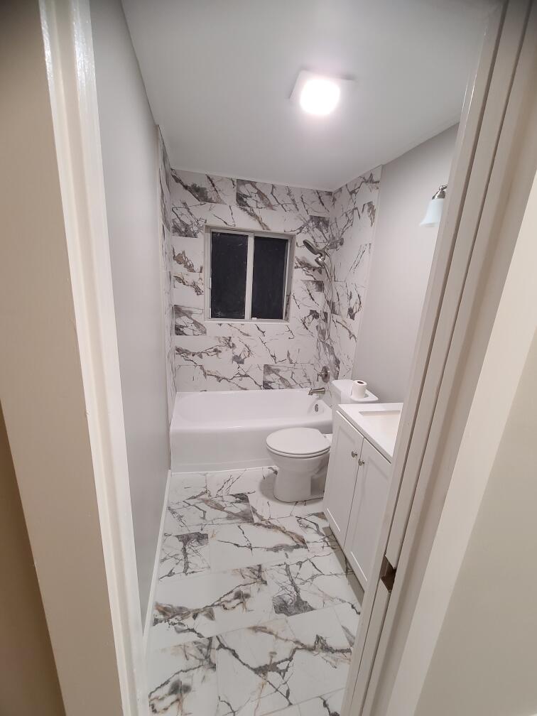 HOLLYWOOD PARK - Residential Lease