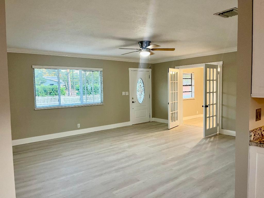 HOLLYWOOD PARK - Residential Lease