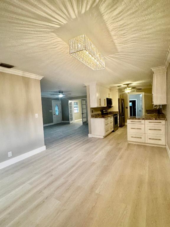 HOLLYWOOD PARK - Residential Lease