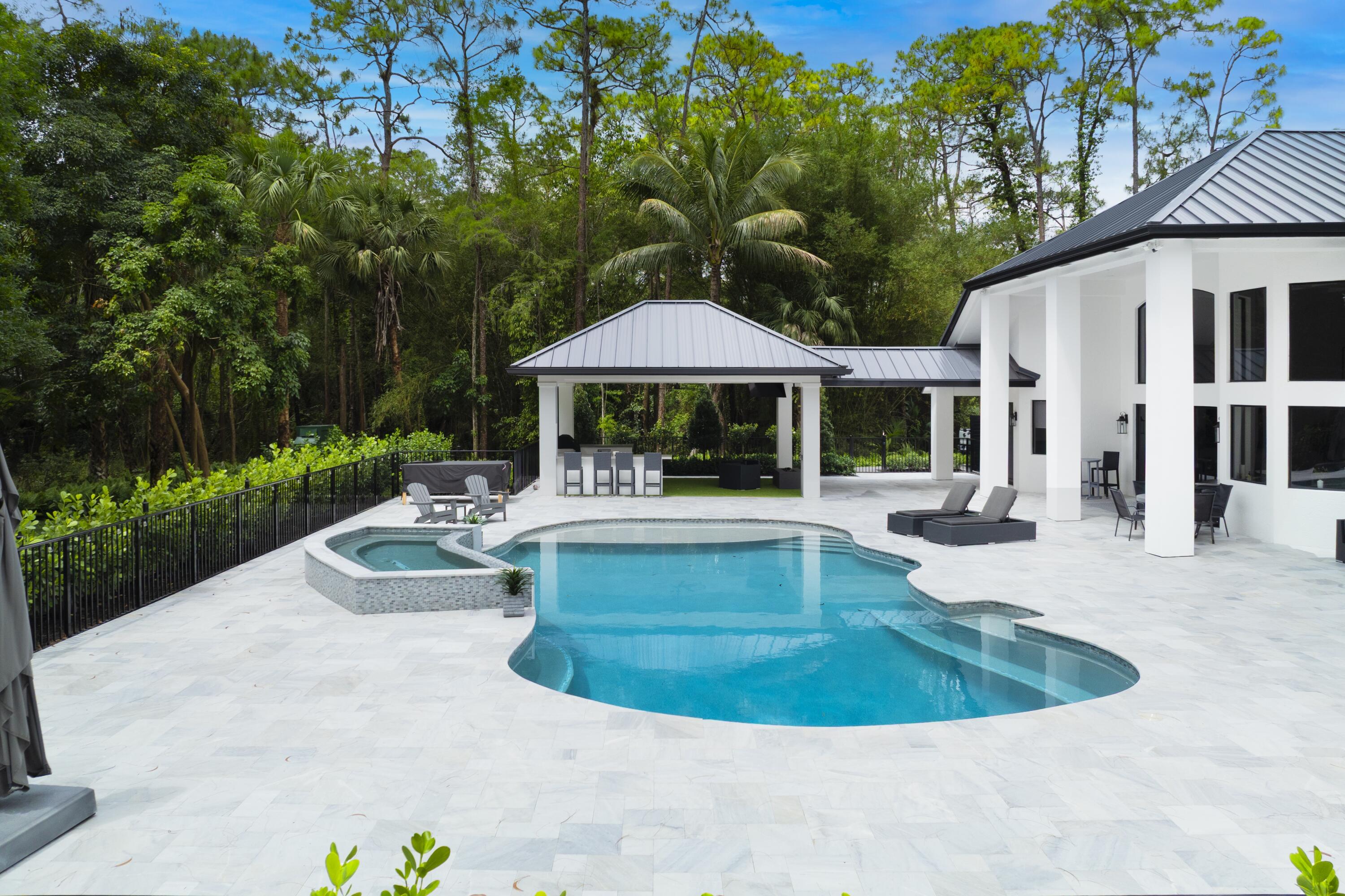 LOXAHATCHEE GROVES - Residential