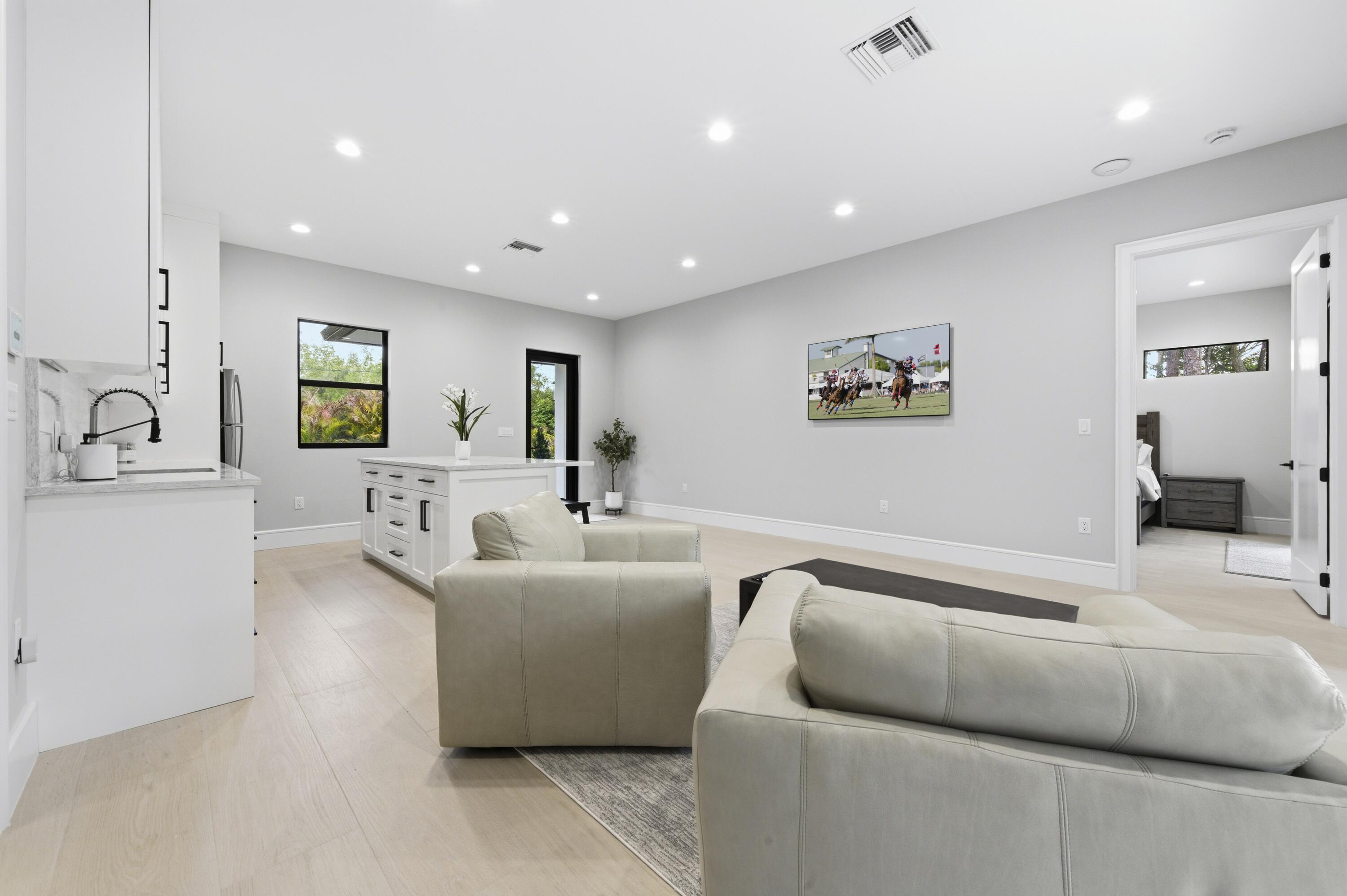 LOXAHATCHEE GROVES - Residential