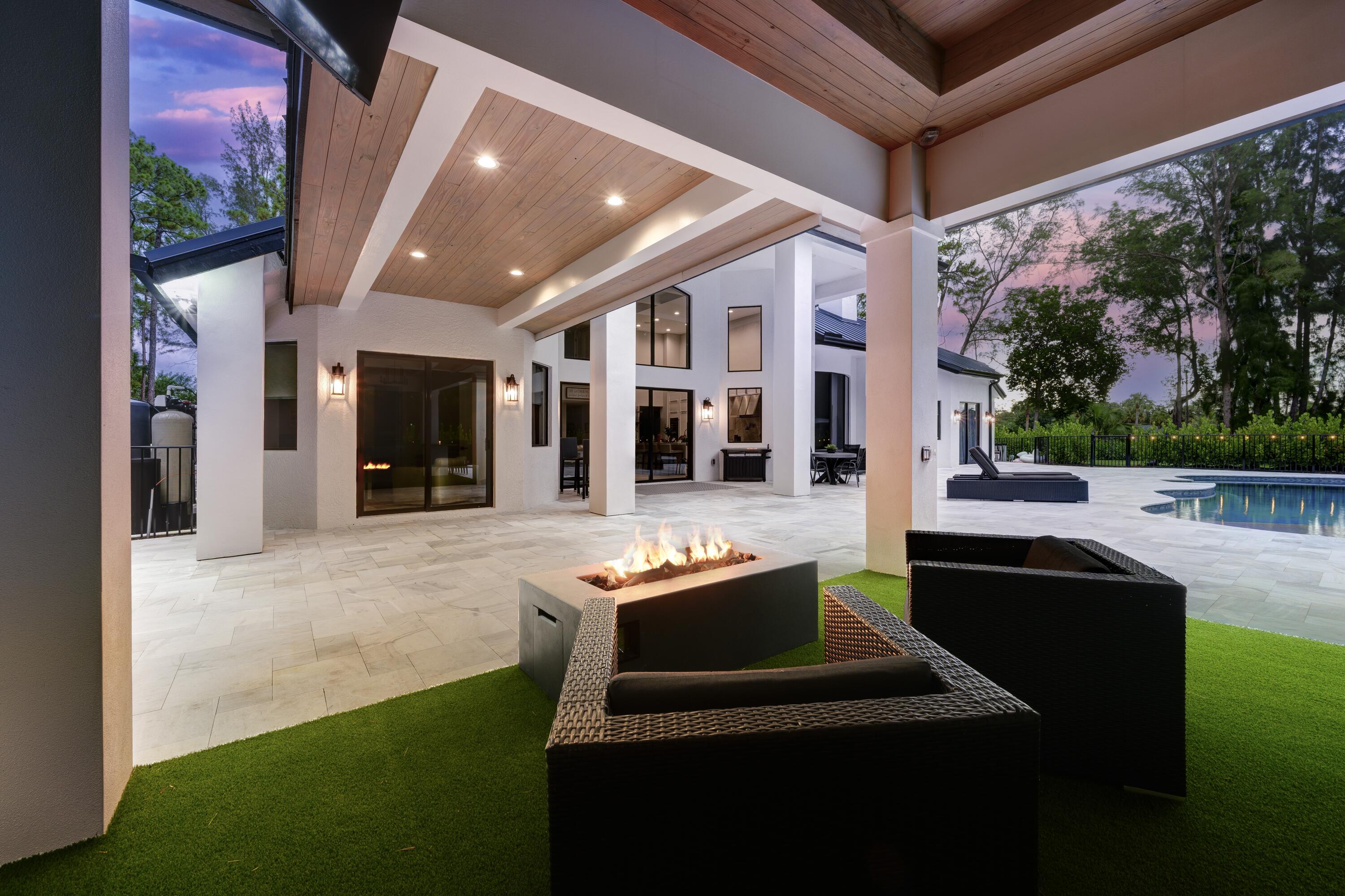 LOXAHATCHEE GROVES - Residential