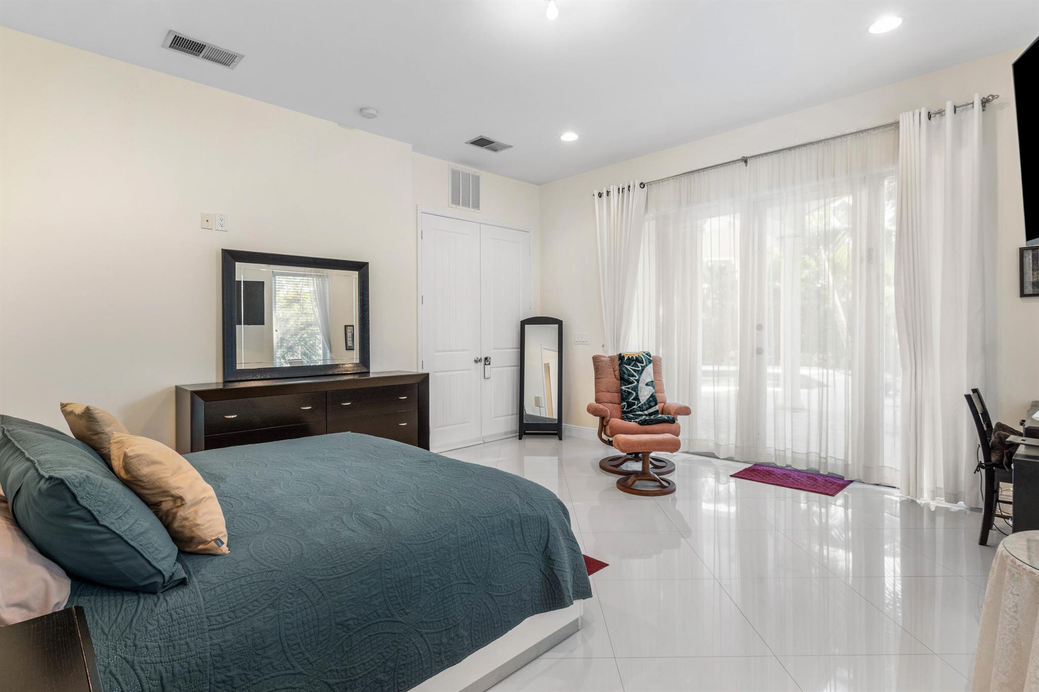 WHISEM UNIT B - Residential Lease