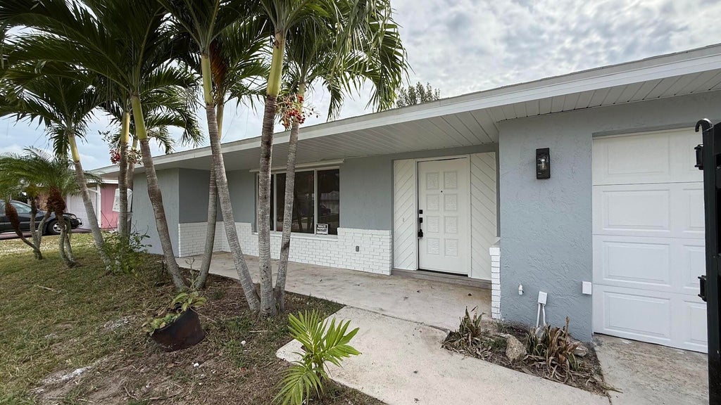 Photo of 548 SE Oceanspray Terrace, Port Saint Lucie, FL 34983 (MLS # R11144761)