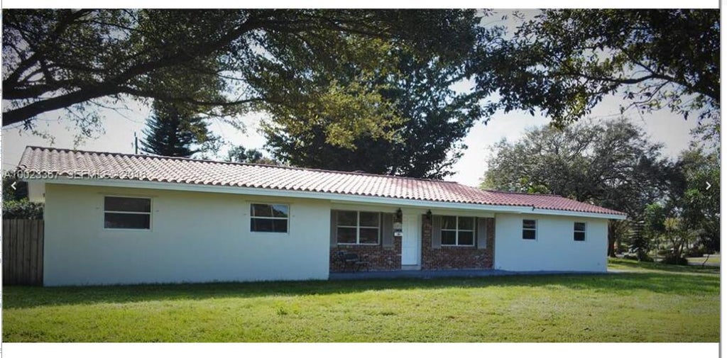 Photo of 892 NW 66TH Avenue, Plantation, FL 33317 (MLS # B26094444)